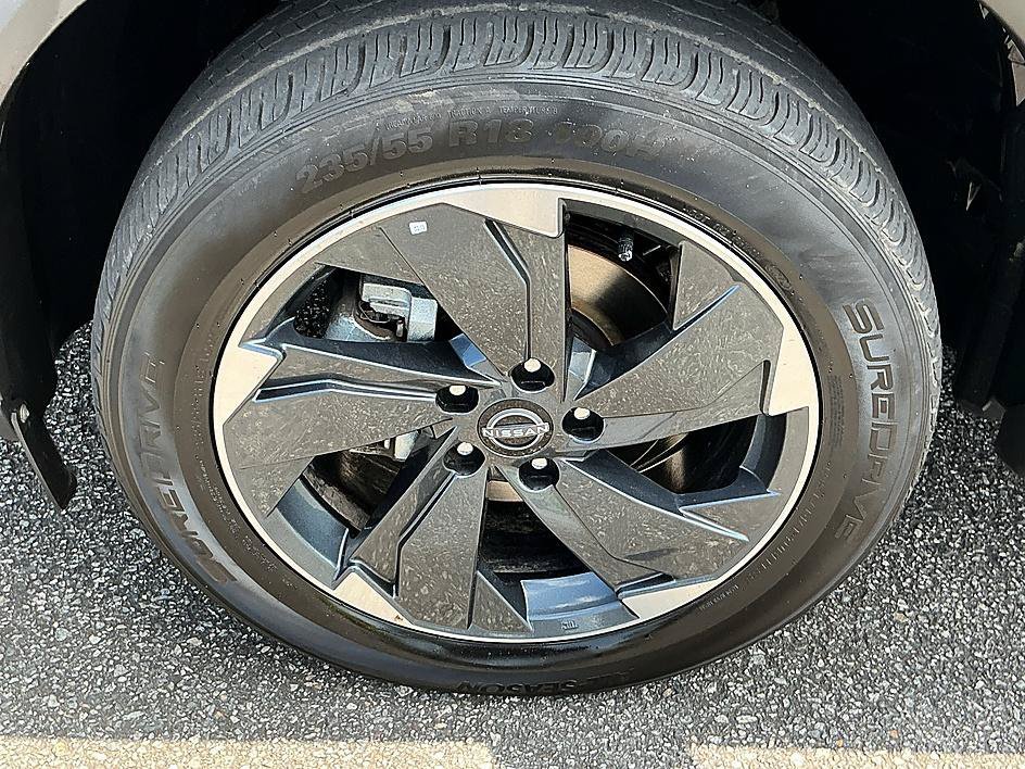 Used 2024 Deep Ocean Blue Pearl Nissan SV image 10