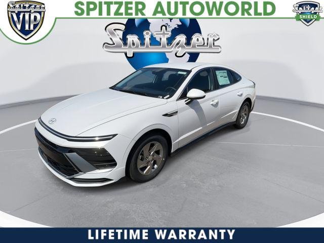 New 2026 White Hyundai SE image 4