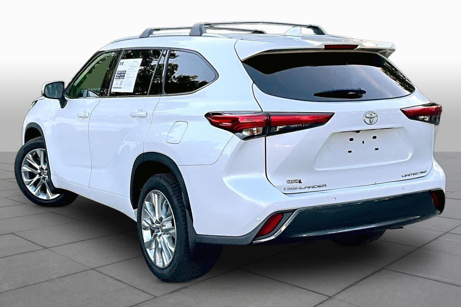 Used 2023 Wind Chill Pearl Toyota Limited image 12