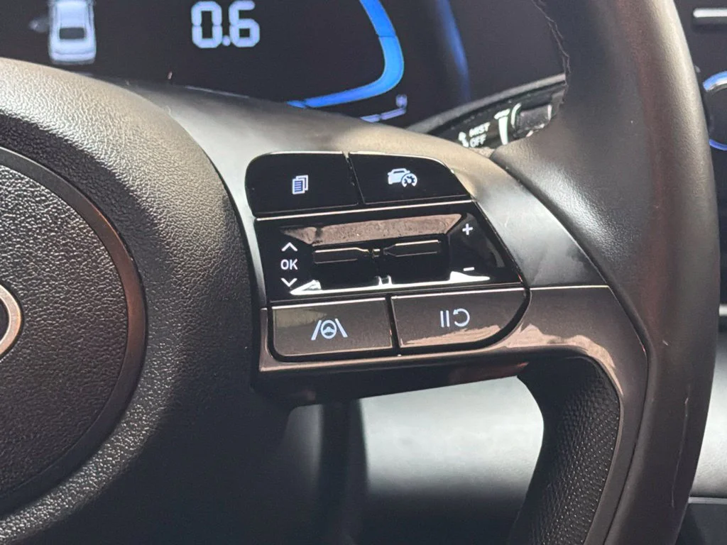 Used 2025 Amazon Gray Hyundai SEL Sport image 25