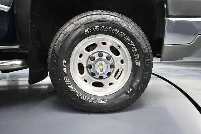 Used 2005 Blue Chevrolet LS image 15