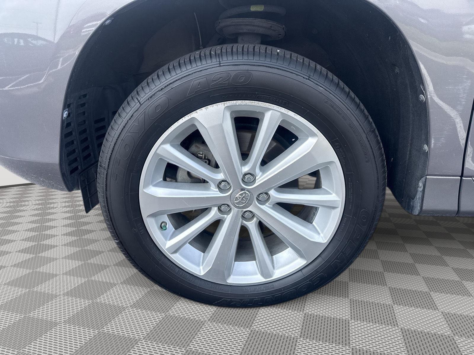 Used 2011 Predawn Gray Mica Toyota Limited image 15