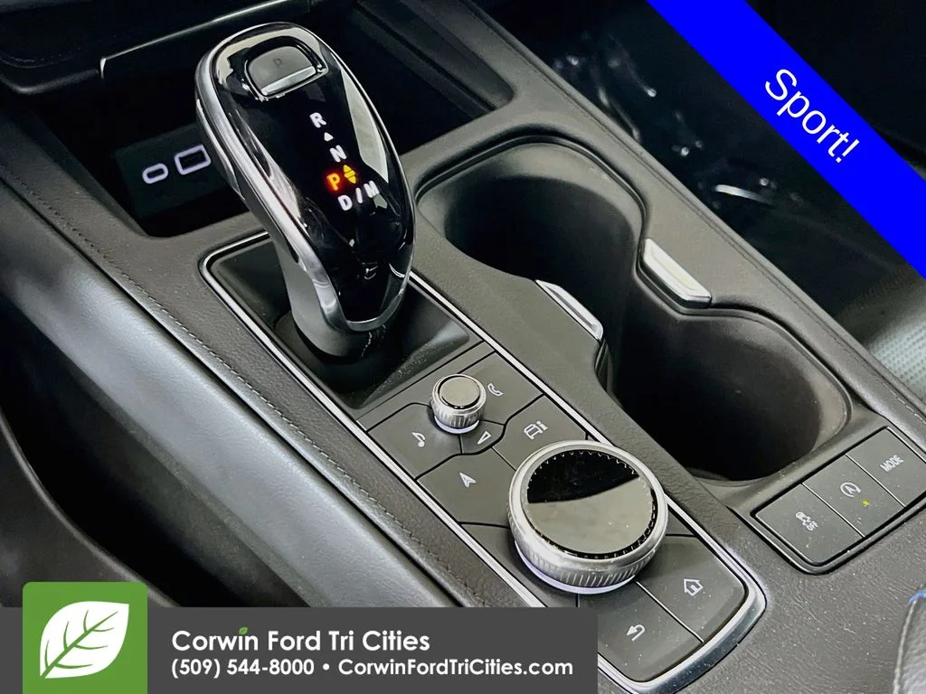 Used 2025  Cadillac Sport image 10