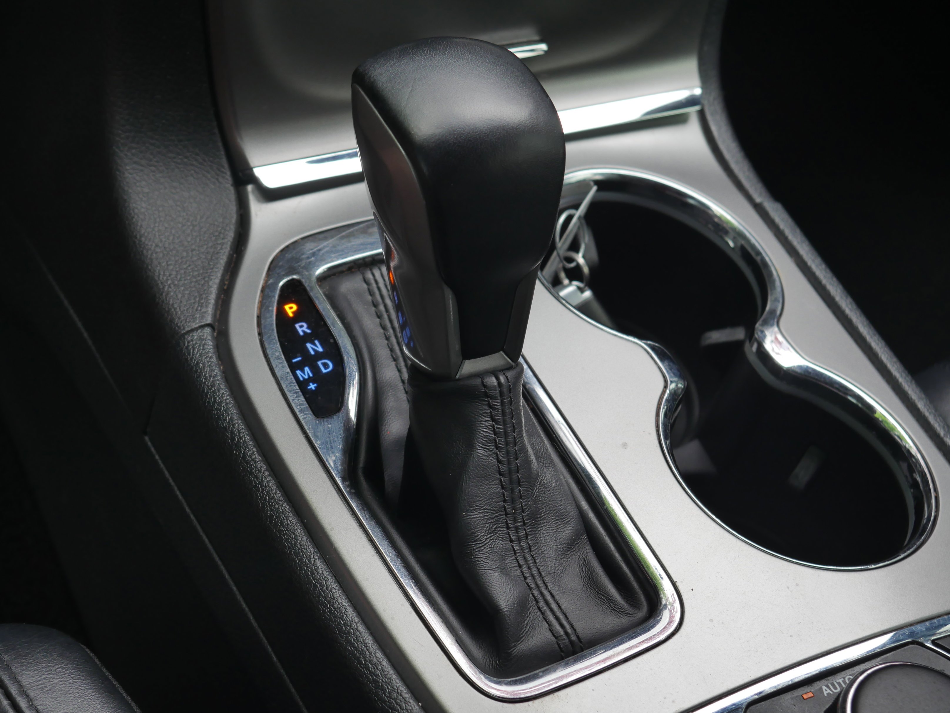 Used 2020 Slate Blue Pearlcoat Jeep Limited image 16