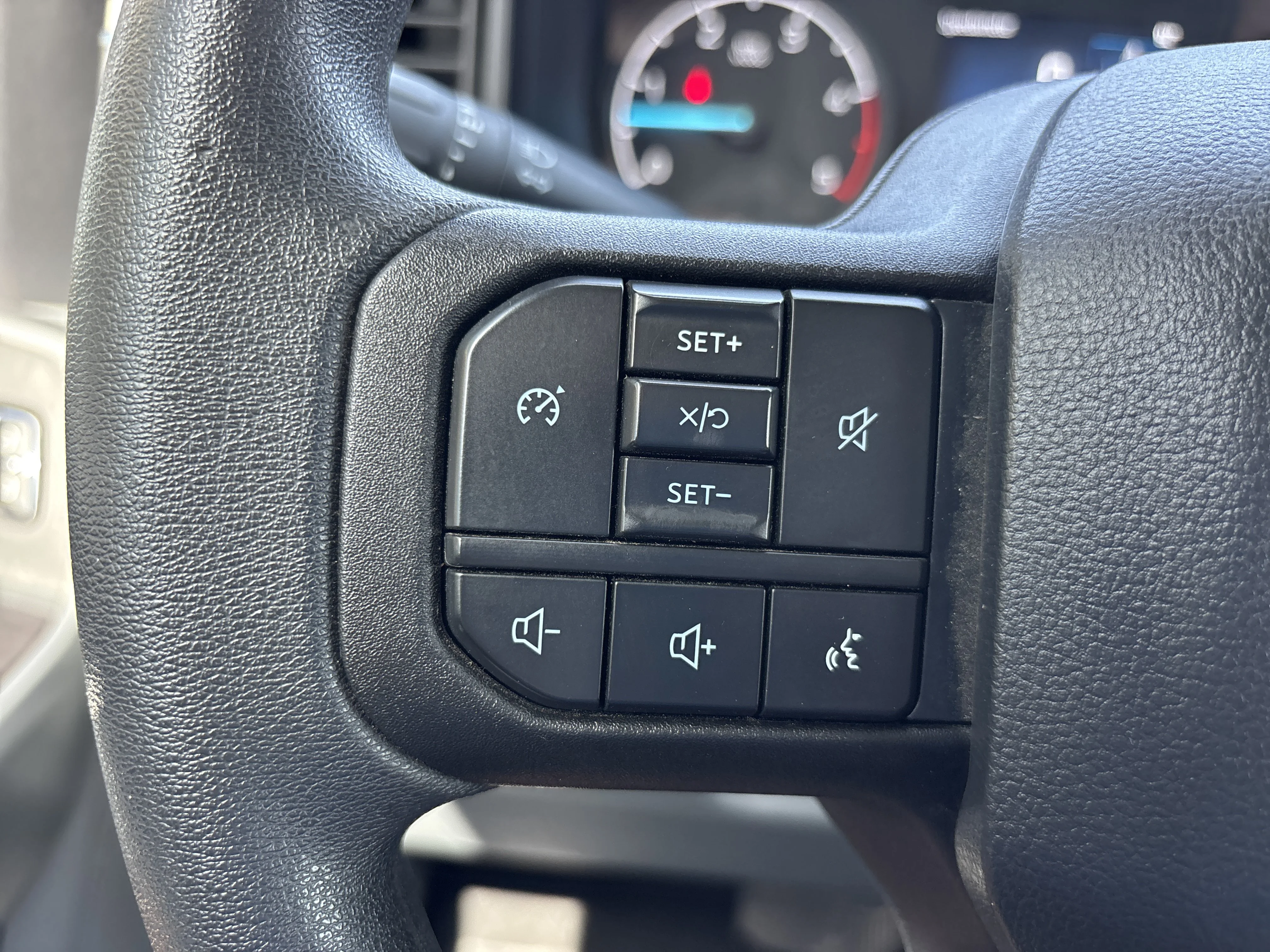 2024 Ford F-350 Super Duty XLT - Photo 27
