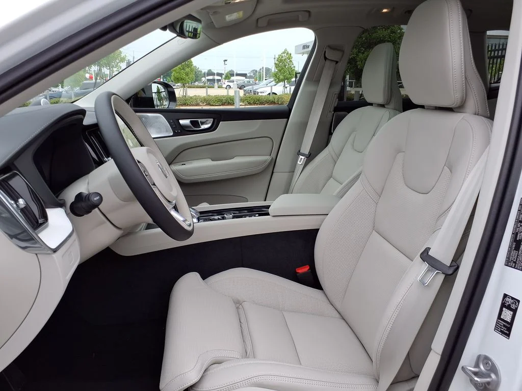 New 2026 Crystal White Volvo Ultra image 14