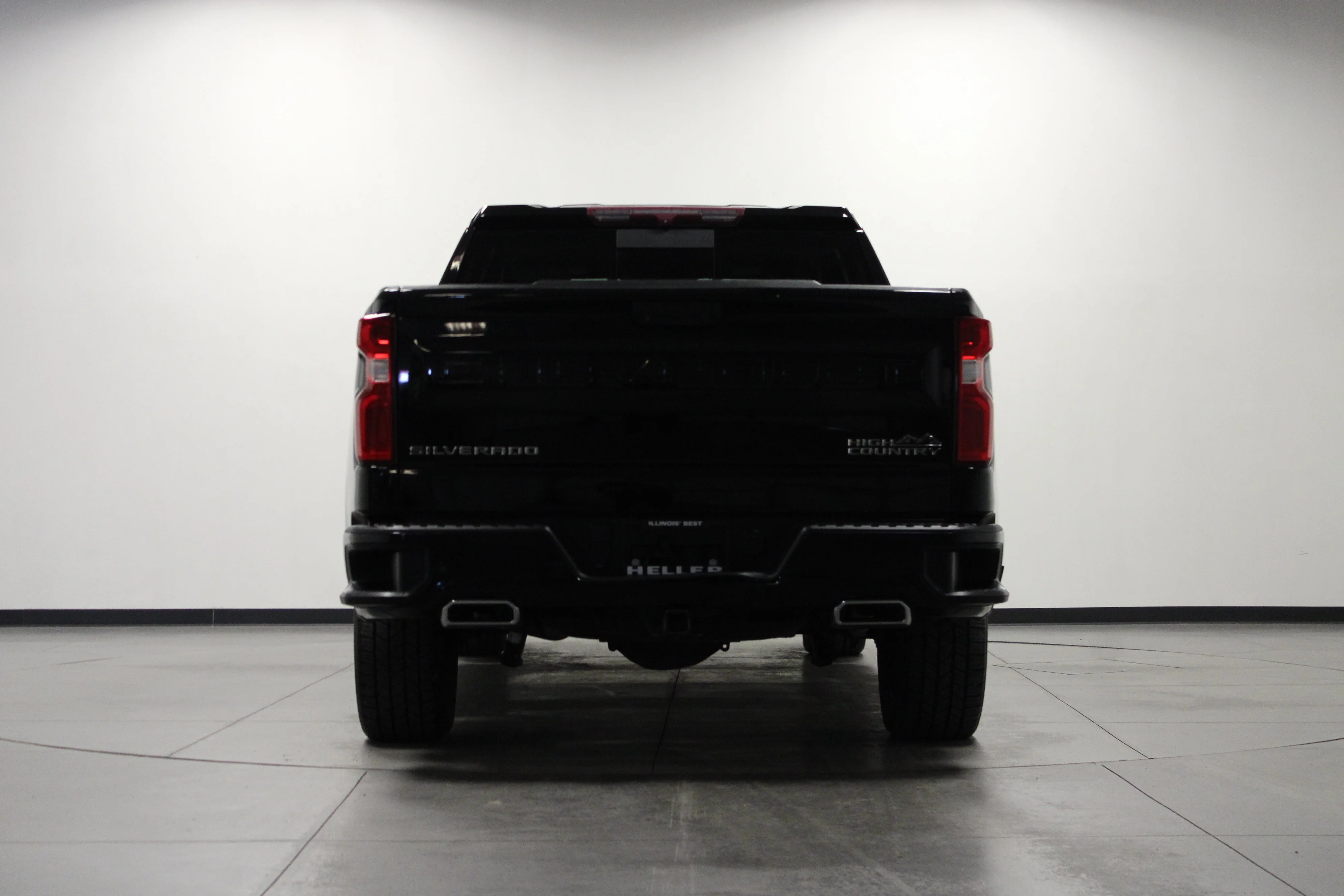 Used 2022 Black Chevrolet High Country image 5
