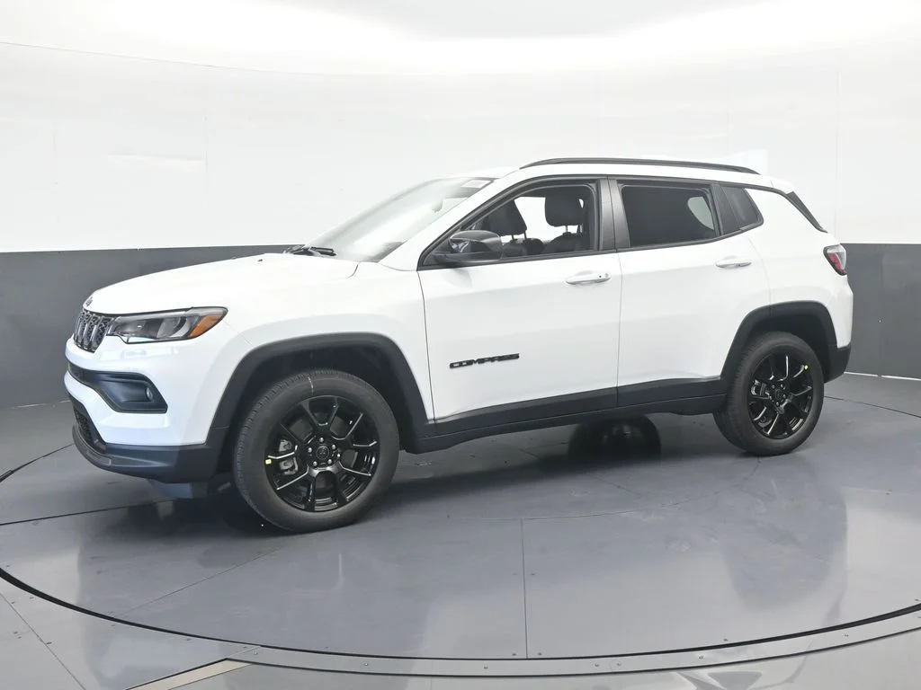 New 2026 Bright White Clear-Coat Exterior Paint Jeep Latitude image 2