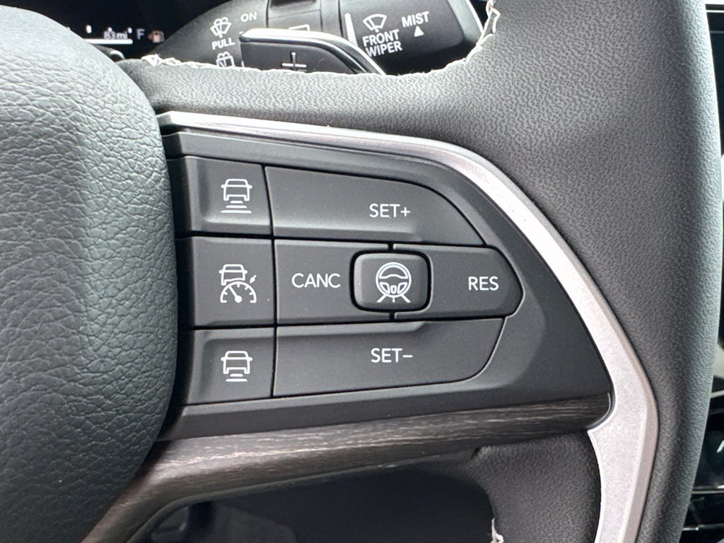 New 2027 Sting-Gray Clearcoat Jeep Laredo Altitude image 30