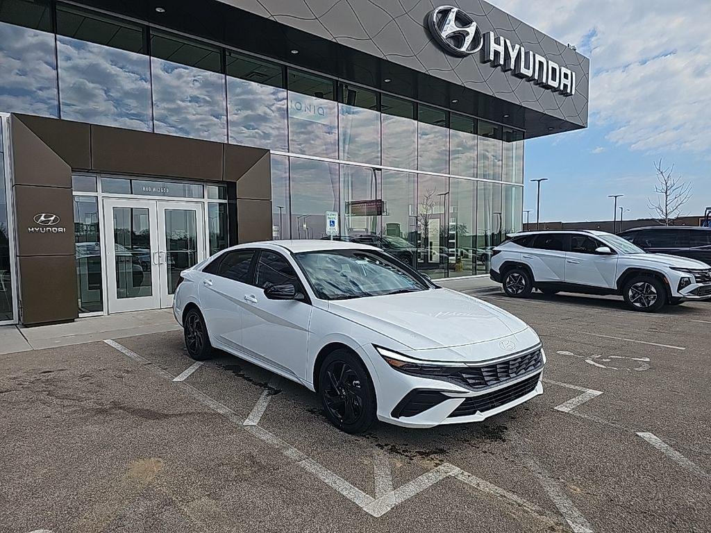 New 2026 White Hyundai SEL Sport image 7