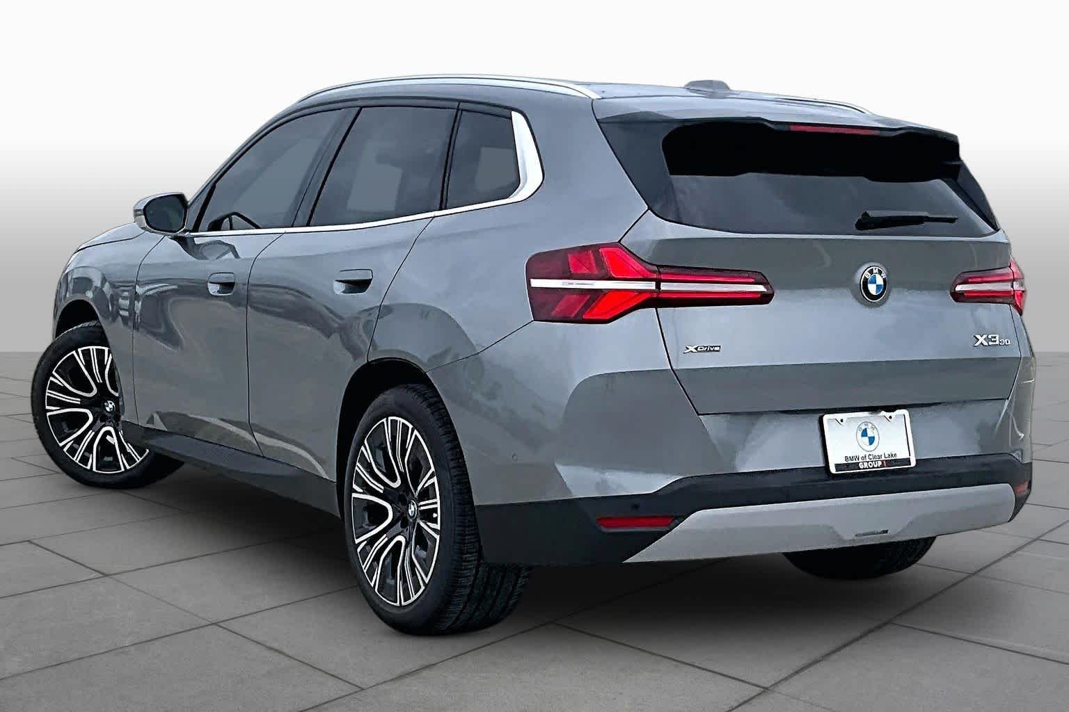 Used 2026 Skyscraper Grey Metallic BMW 30 xDrive image 11
