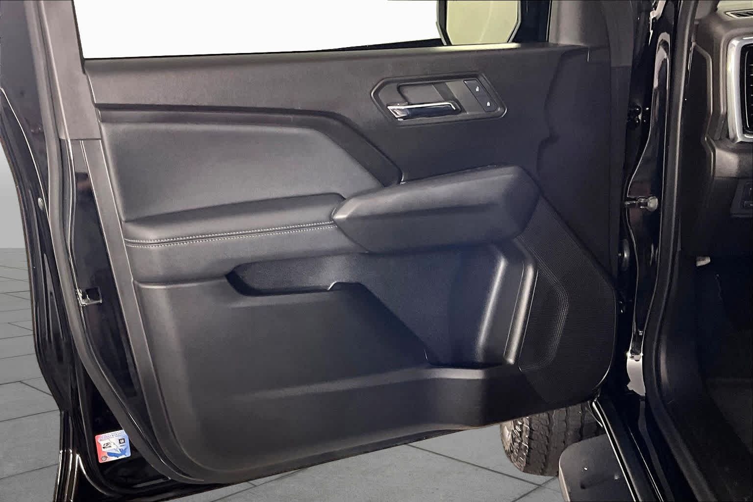 Used 2024 Onyx Black GMC 2WD Elevation image 20