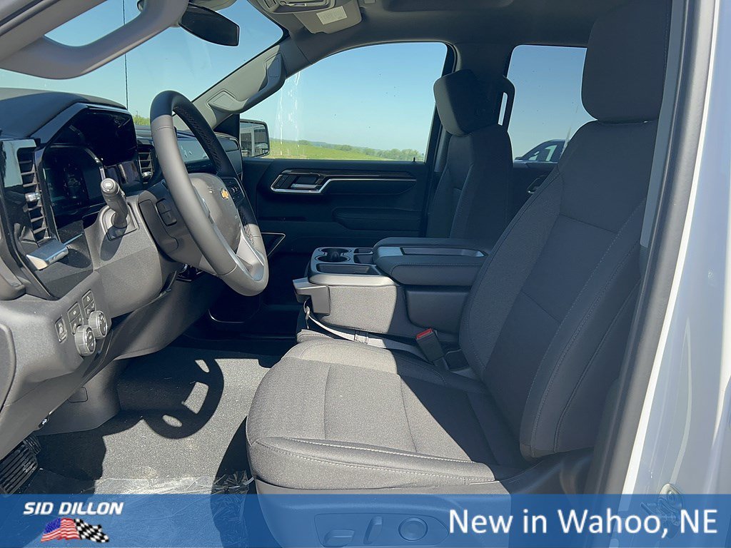 New 2026 Summit White Chevrolet LT (2FL) image 9