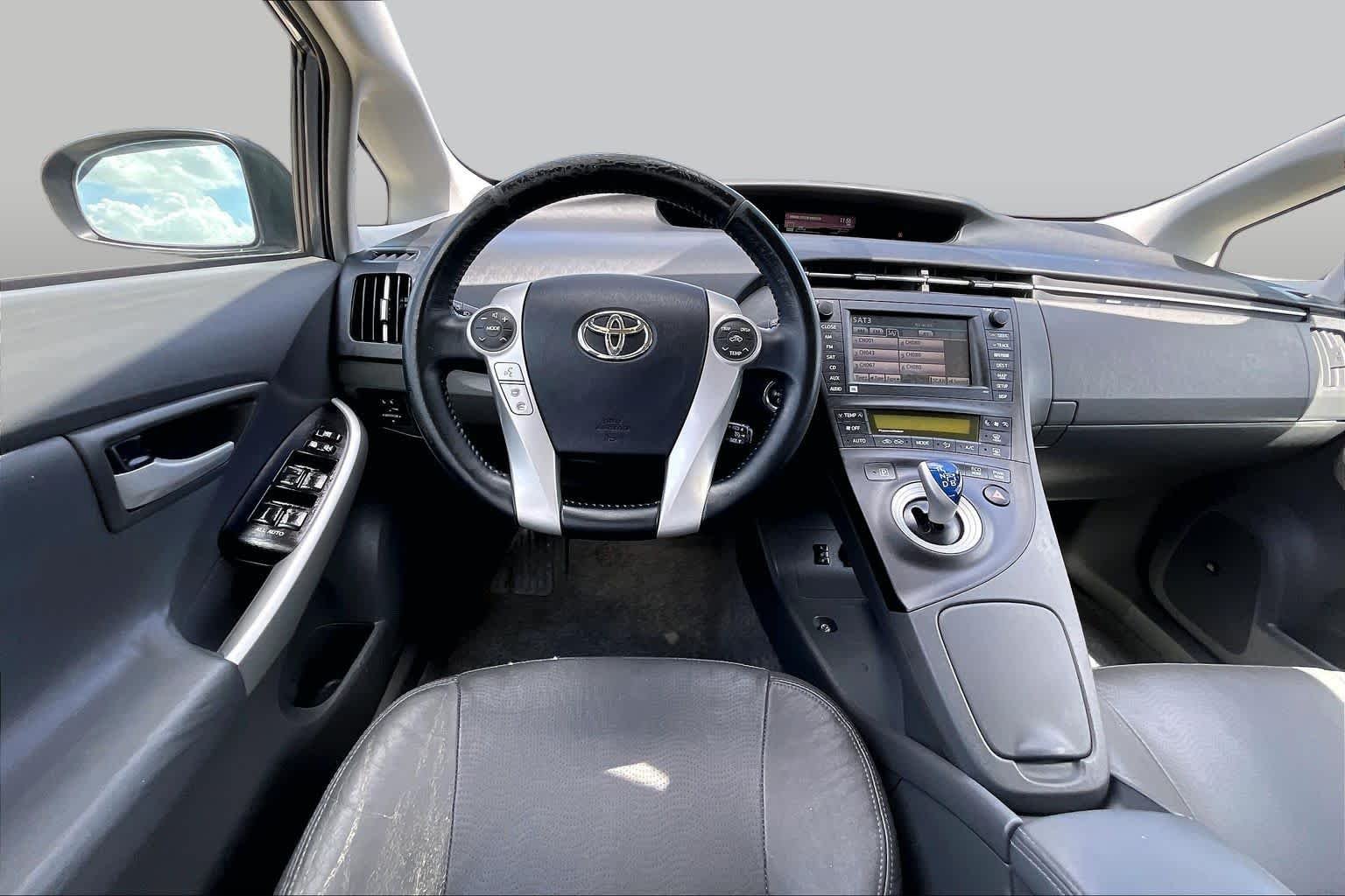 Used 2011 Winter Gray Metallic Toyota I image 5