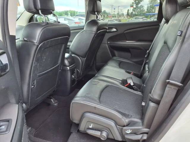 Used 2017 White Dodge Crossroad image 9