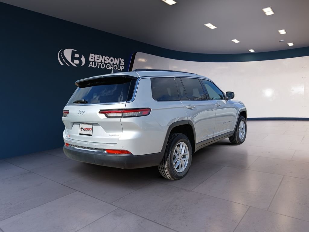 New 2026 Silver Zynith Exterior Paint Jeep Laredo image 4