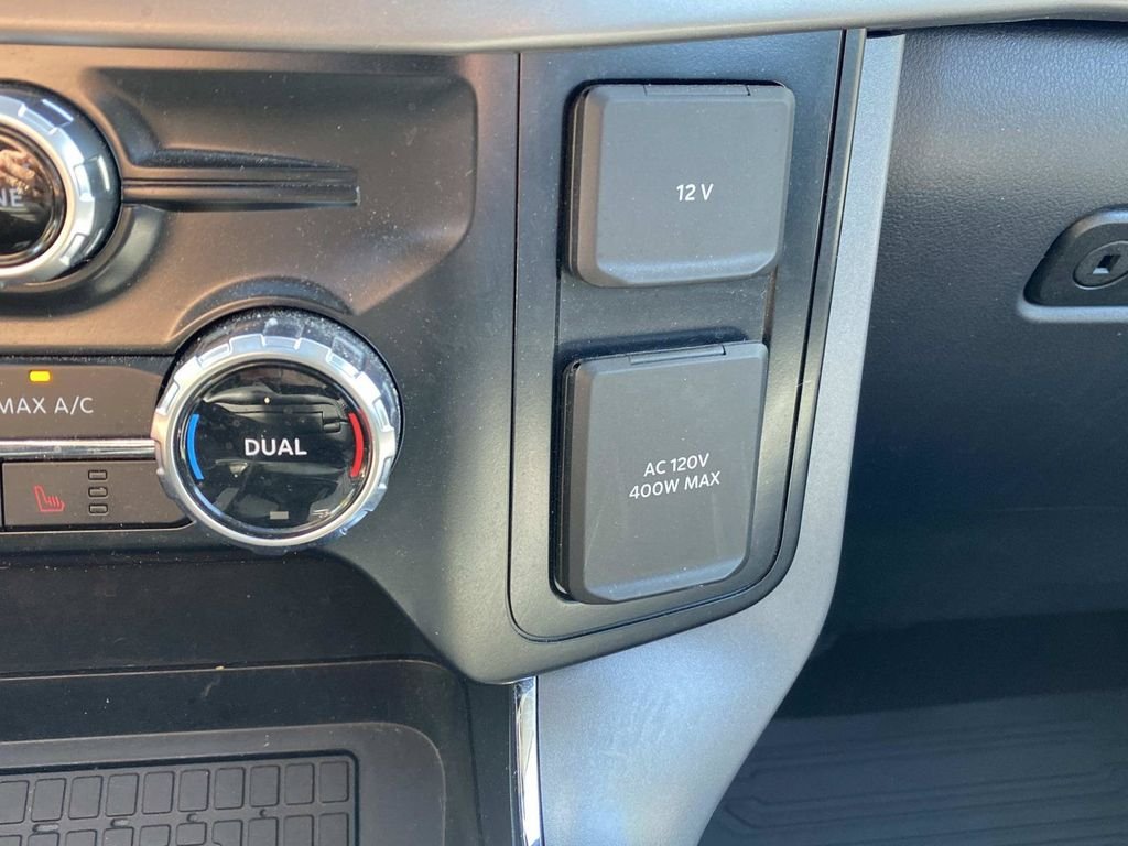 Certified Used 2024 Avalanche Ford XLT image 31