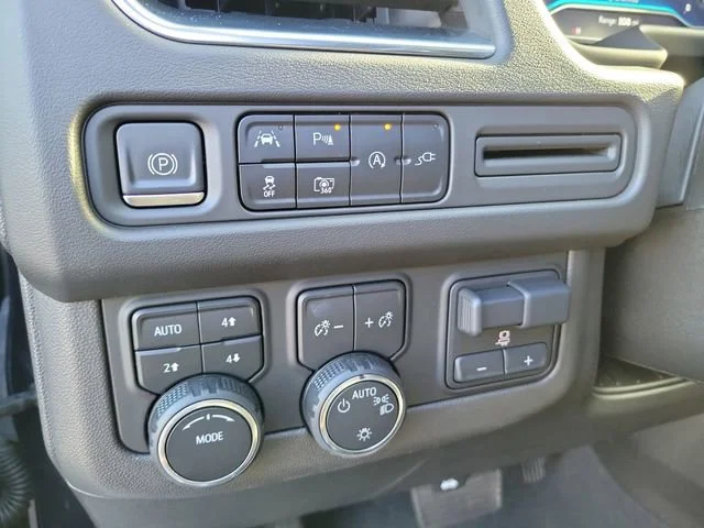 2022 Chevrolet Suburban RST - Photo 24