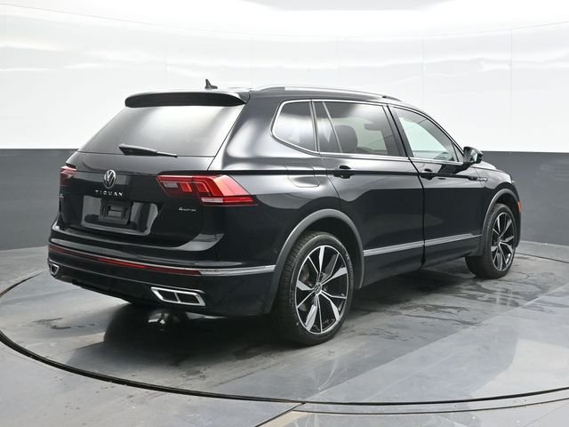 Used 2022 Black Volkswagen 2.0T SEL R-Line image 9
