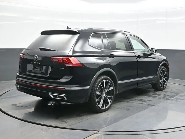 Used 2022 Black Volkswagen 2.0T SEL R-Line image 9