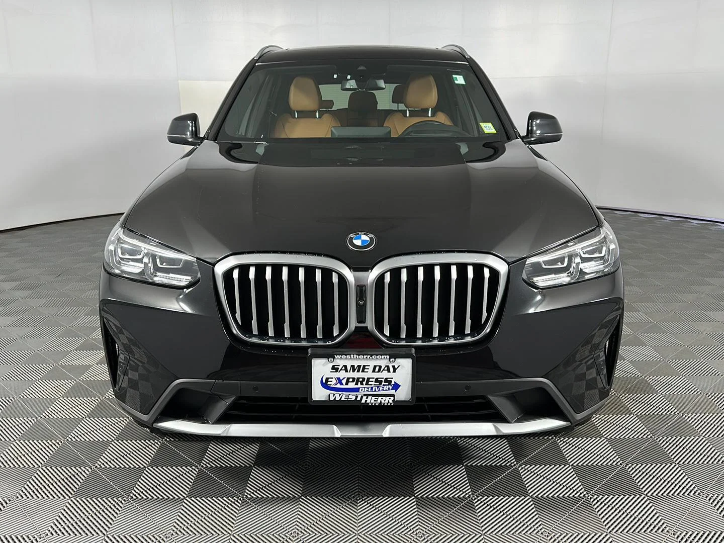 Used 2024 Black Sapphire Metallic BMW xDrive30i image 2