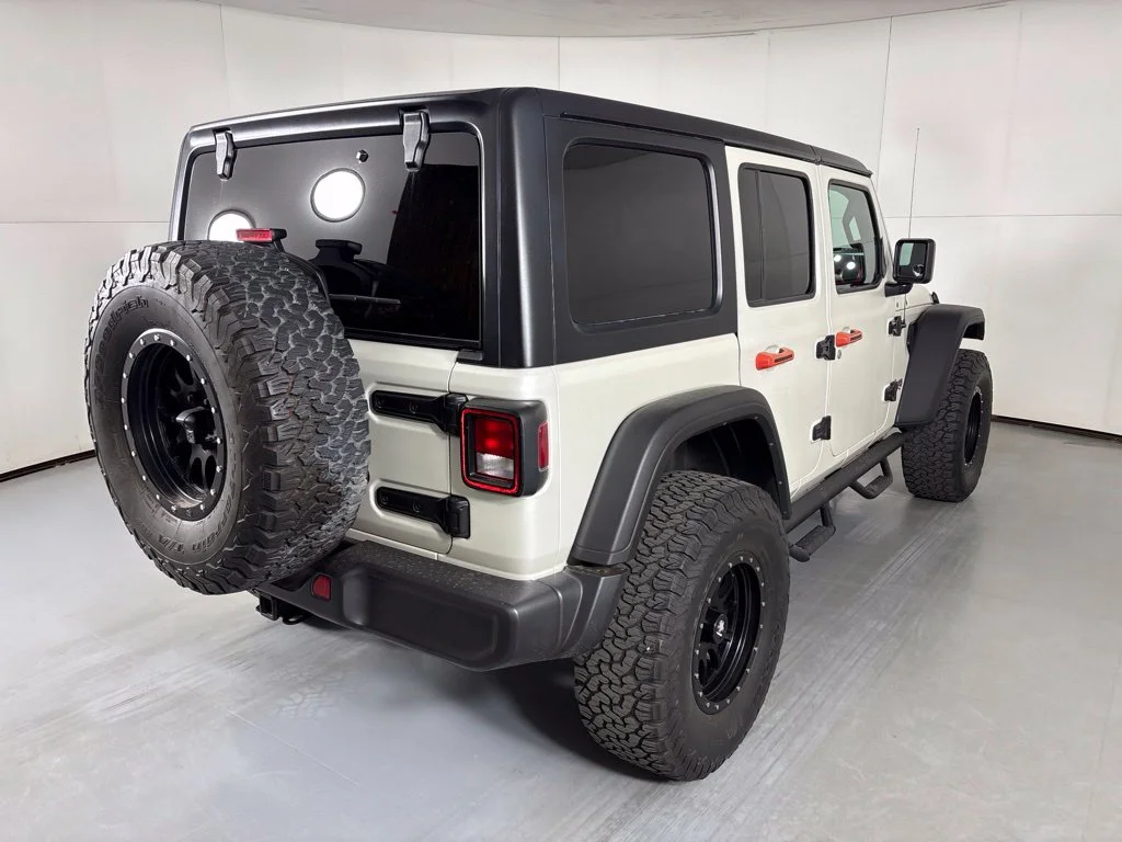 Used 2023 Red Jeep Rubicon image 8