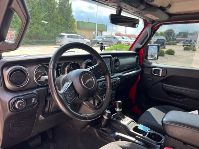 Used 2023 Red Jeep Sport S image 10
