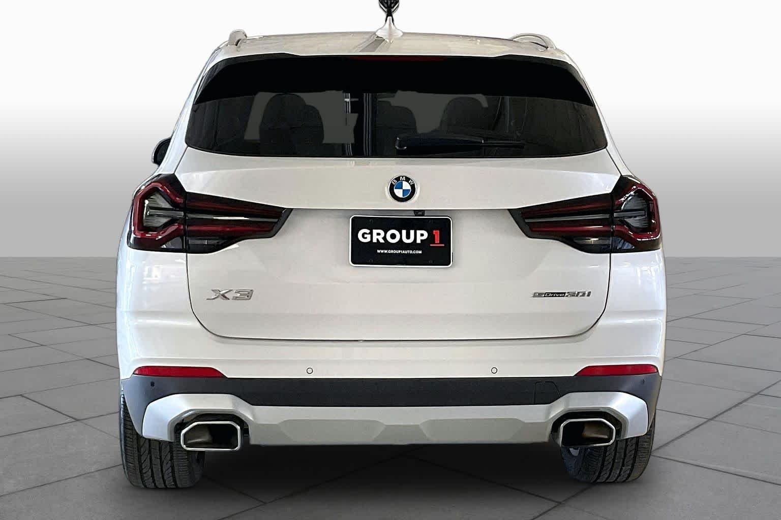 Used 2024 Mineral White Metallic BMW sDrive30i image 4