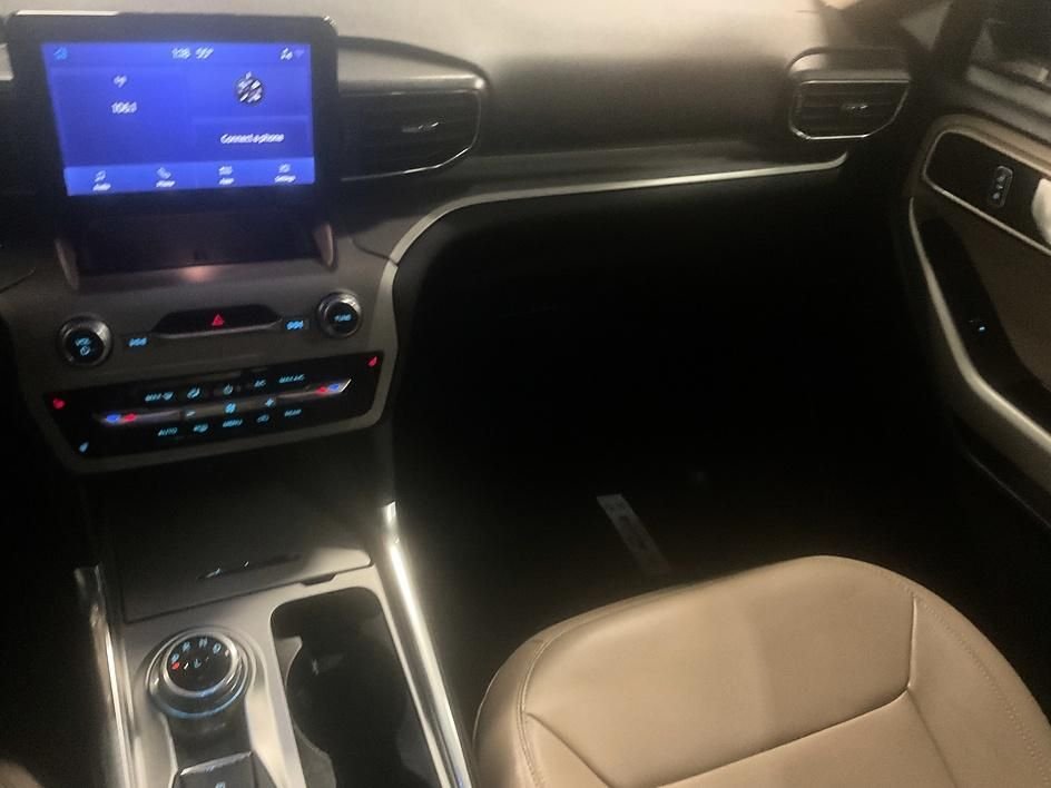 Used 2024 Blue Ford XLT image 5