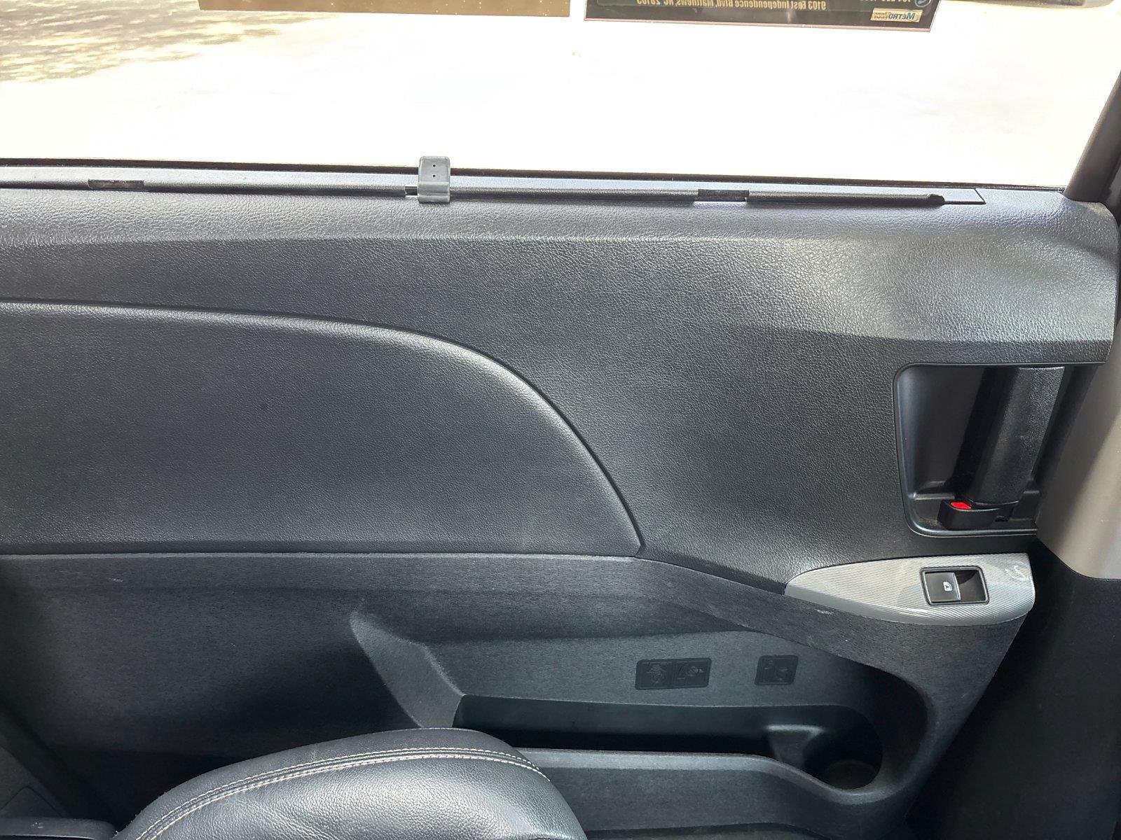 Used 2016 Midnight Black Metallic Toyota SE image 30
