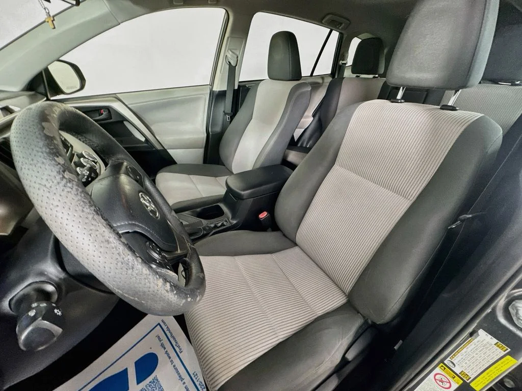 Used 2013 Gray Toyota LE image 22