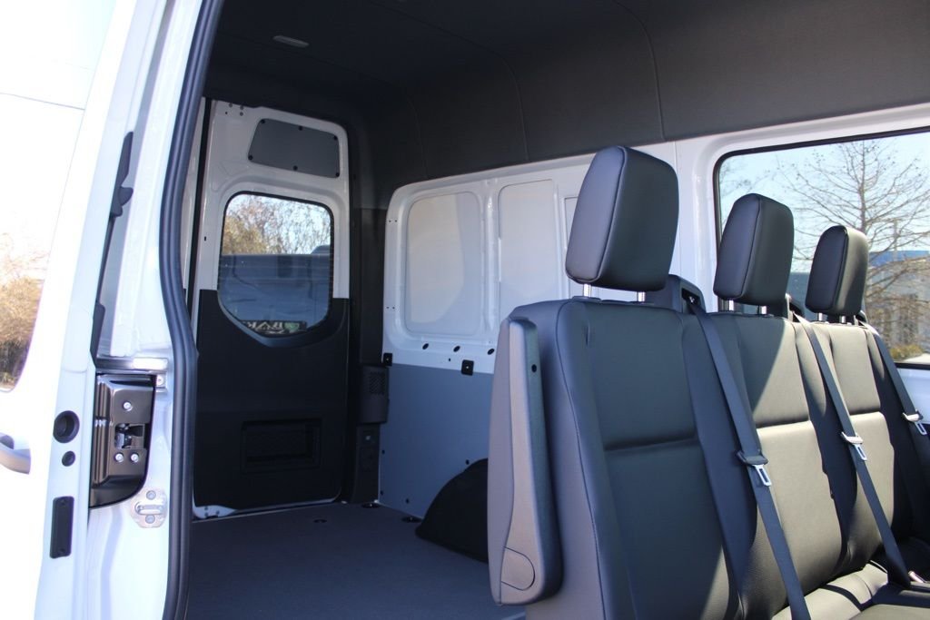 New 2026 Arctic+White Mercedes-Benz Crew 144 WB image 10