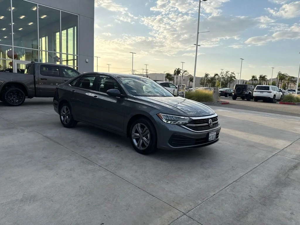 Used 2024 Volkswagen Jetta SE with VIN 3VW7M7BU5RM011644 for sale in Hemet, CA