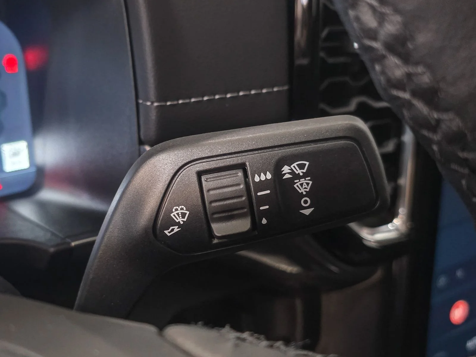New 2026 Marsh Gray Ford Lariat® image 36