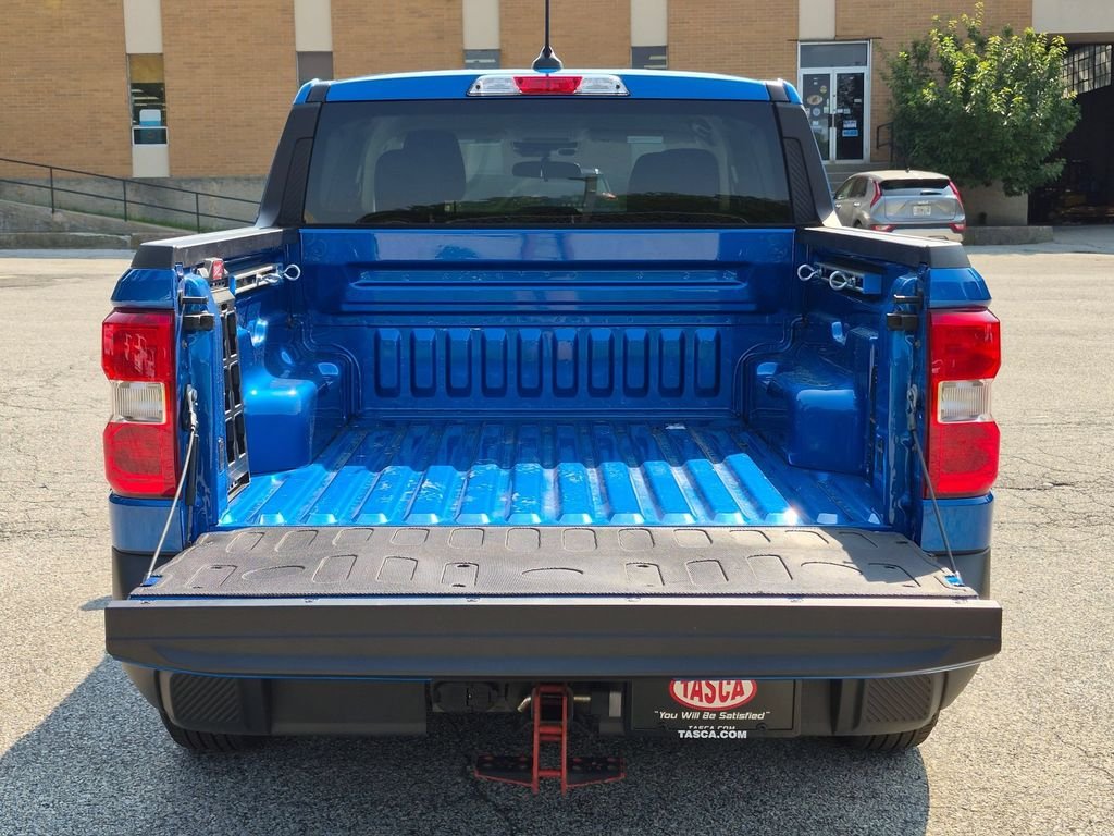 Used 2025 Blue Ford XL image 6