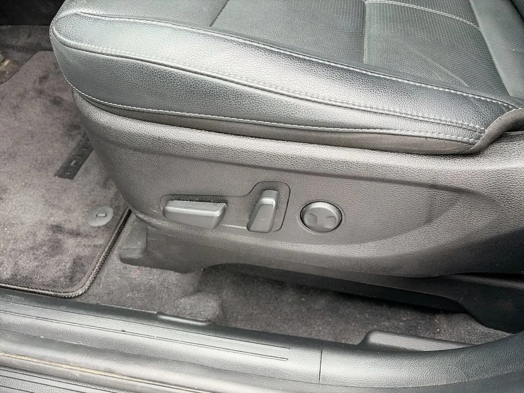 Used 2024 Silver Kia EX image 17