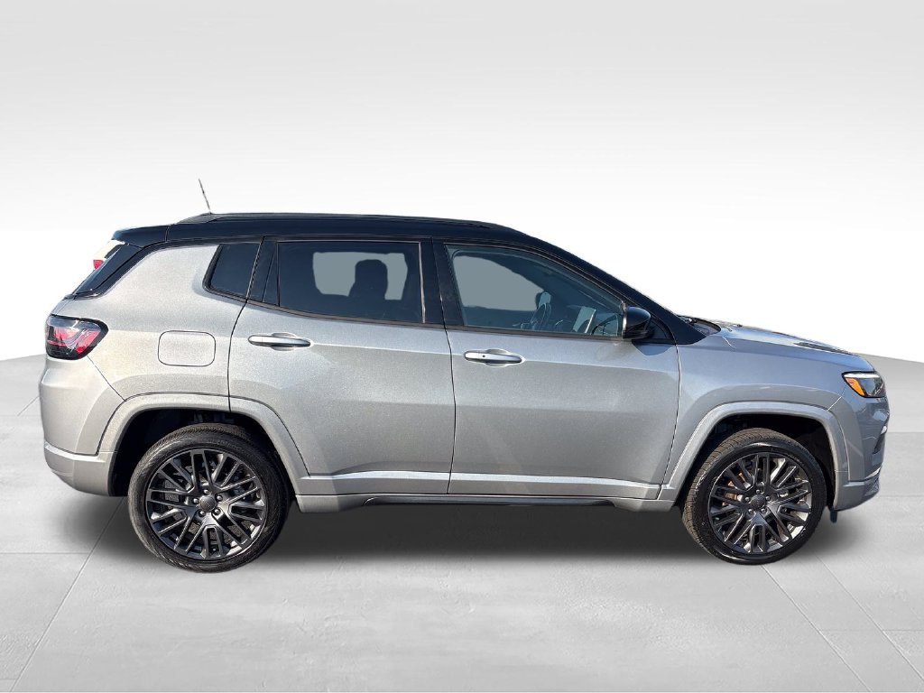 Used 2022 Silver Jeep High Altitude image 6