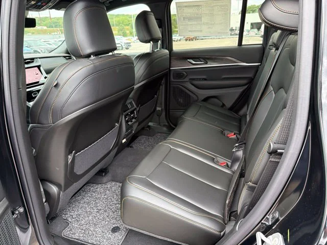 New 2026 Black Jeep  image 7