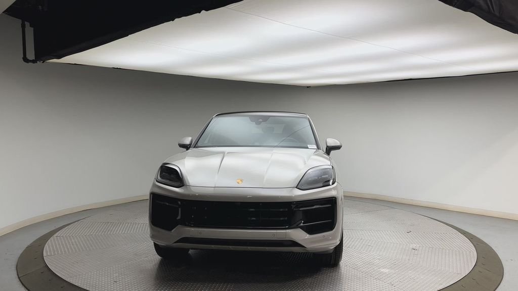 Used 2025  Porsche S image 7