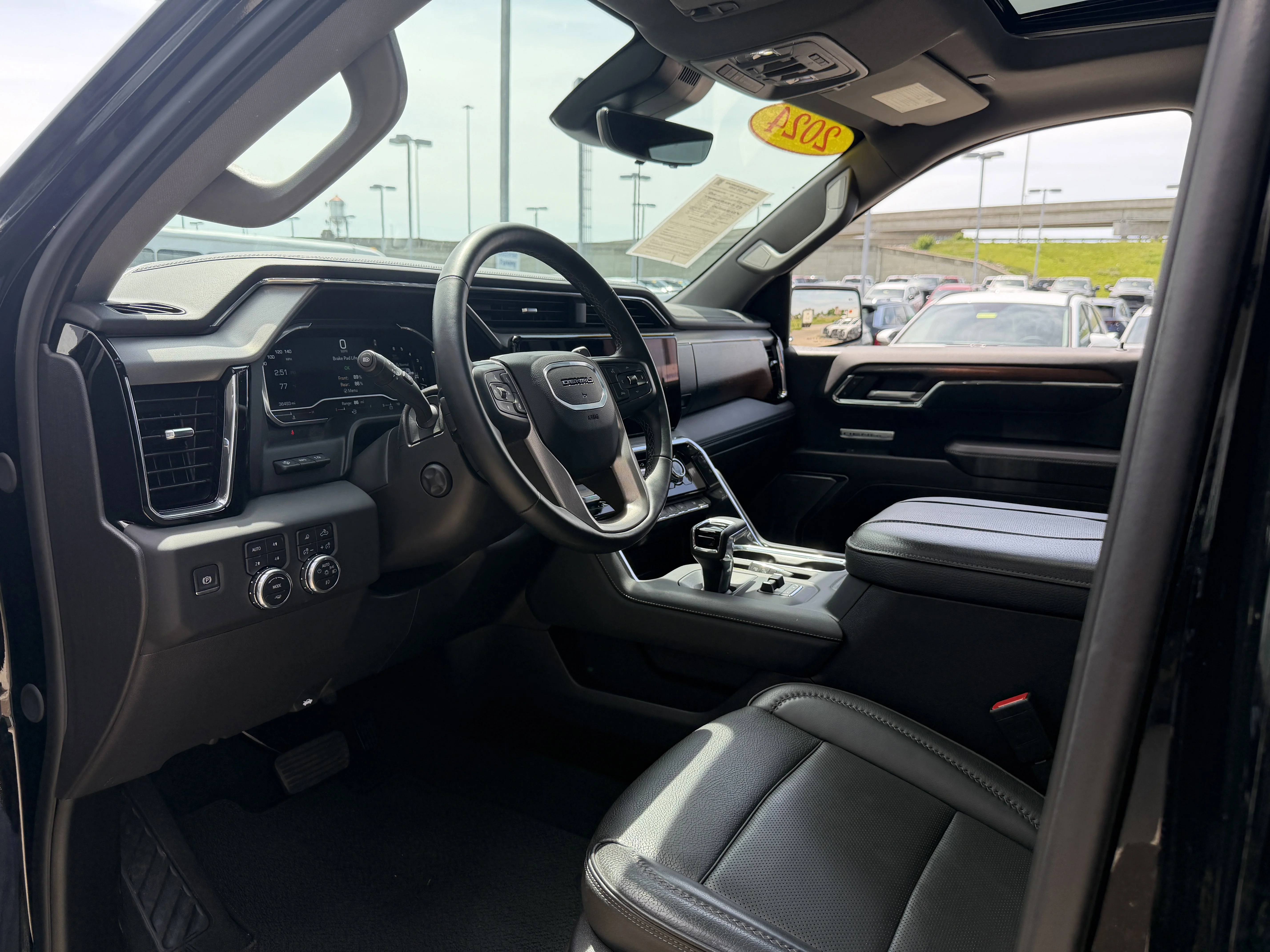 Used 2024 Onyx Black GMC Denali image 31