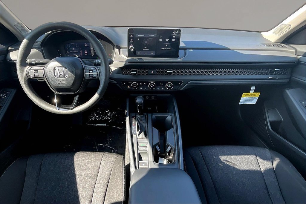New 2026 Meteorite Gray Metallic Honda SE image 6