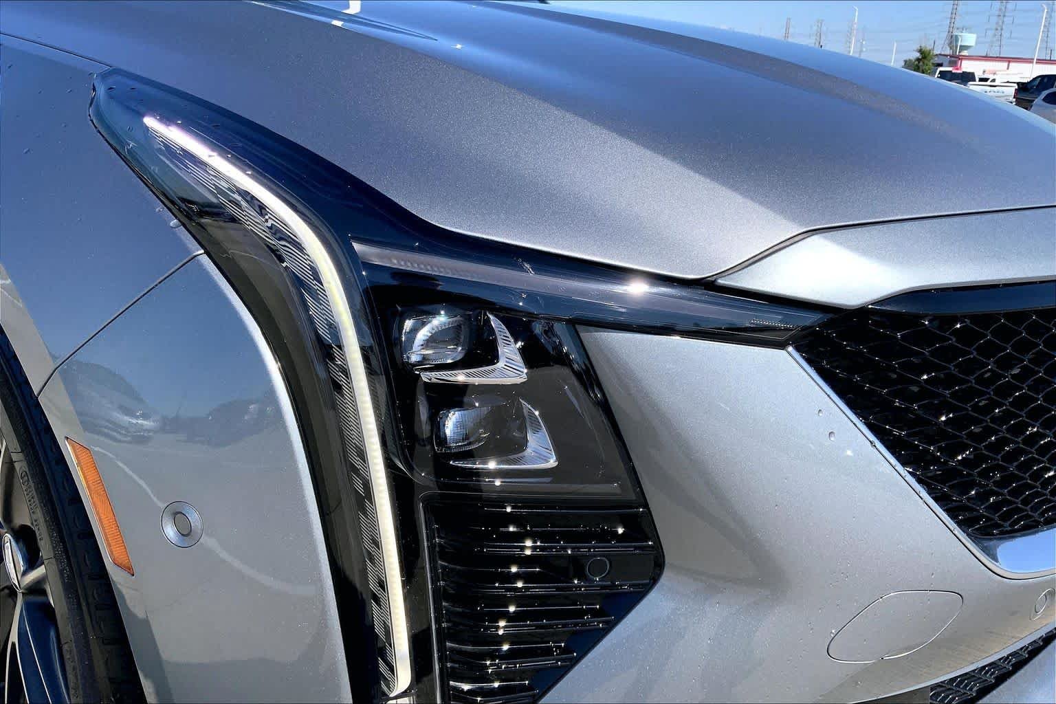 Used 2025 Argent Silver Metallic Cadillac Sport image 27