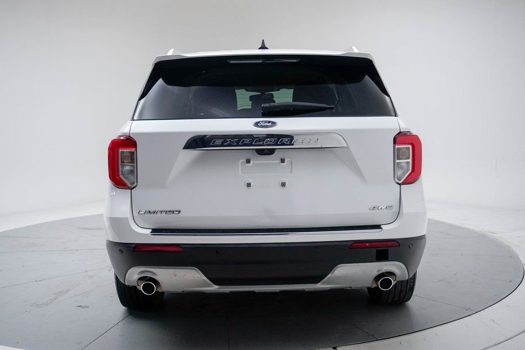 Used 2023 White Ford Limited image 9