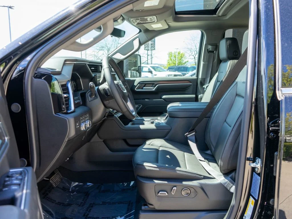 2026 GMC Sierra 3500HD Denali - Photo 11