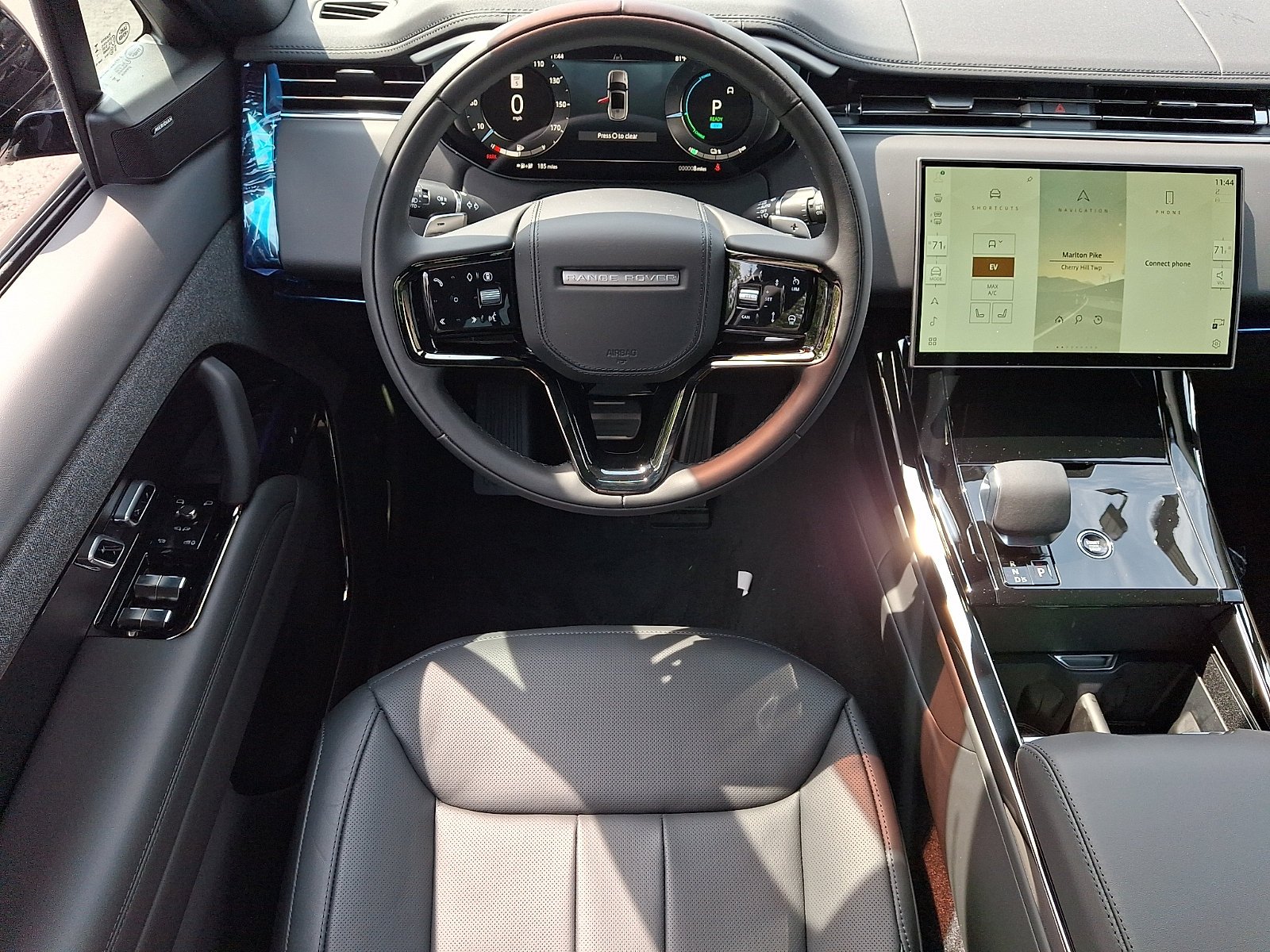 New 2027 Carpathian Grey Land Rover Dynamic SE image 7