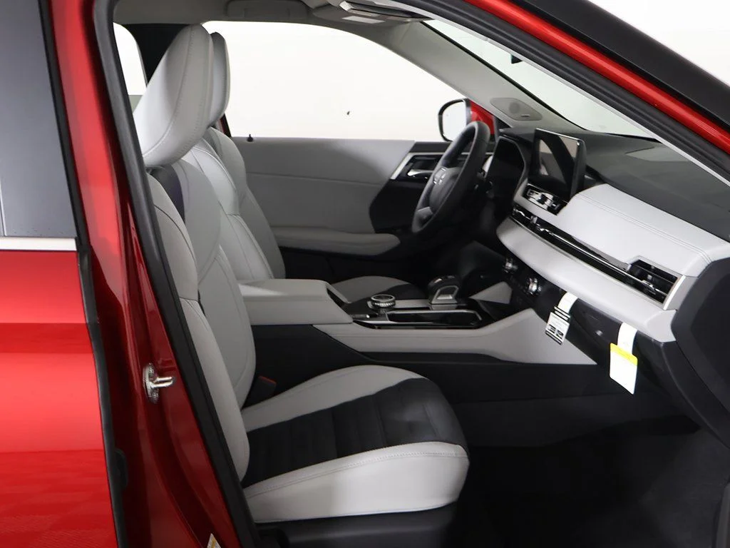 2025 Mitsubishi Outlander SE - Photo 28