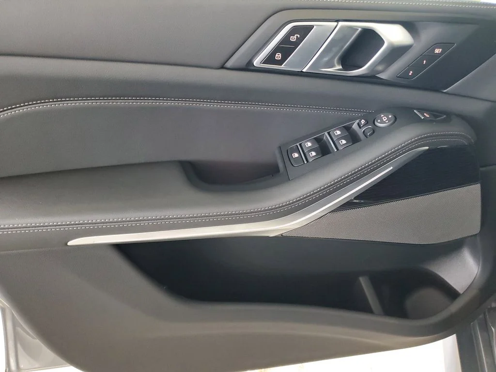 Used 2026 Skyscraper Grey Metallic BMW sDrive40i image 14