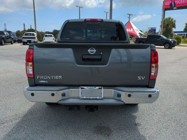 Used 2016 Gray Nissan SV image 5
