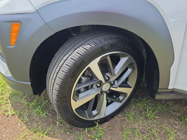 Used 2018 White Hyundai Limited image 34