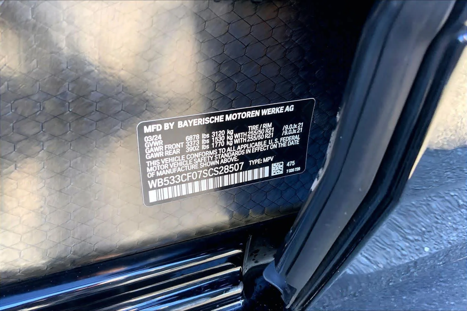 Certified Used 2025 Black Sapphire Metallic BMW M60 image 34